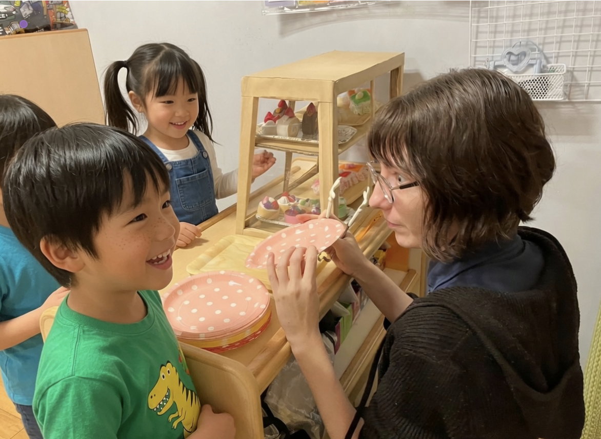 共育プロジェクト　共育（トモイク）プロジェクト　ともいくプロジェクト　トモイク　保育園英語　幼稚園英語　共育English　共育イングリッシュ　教育イングリッシュ　教育English　保育園英語レッスン　　幼稚園英語レッスン　  英語講師派遣