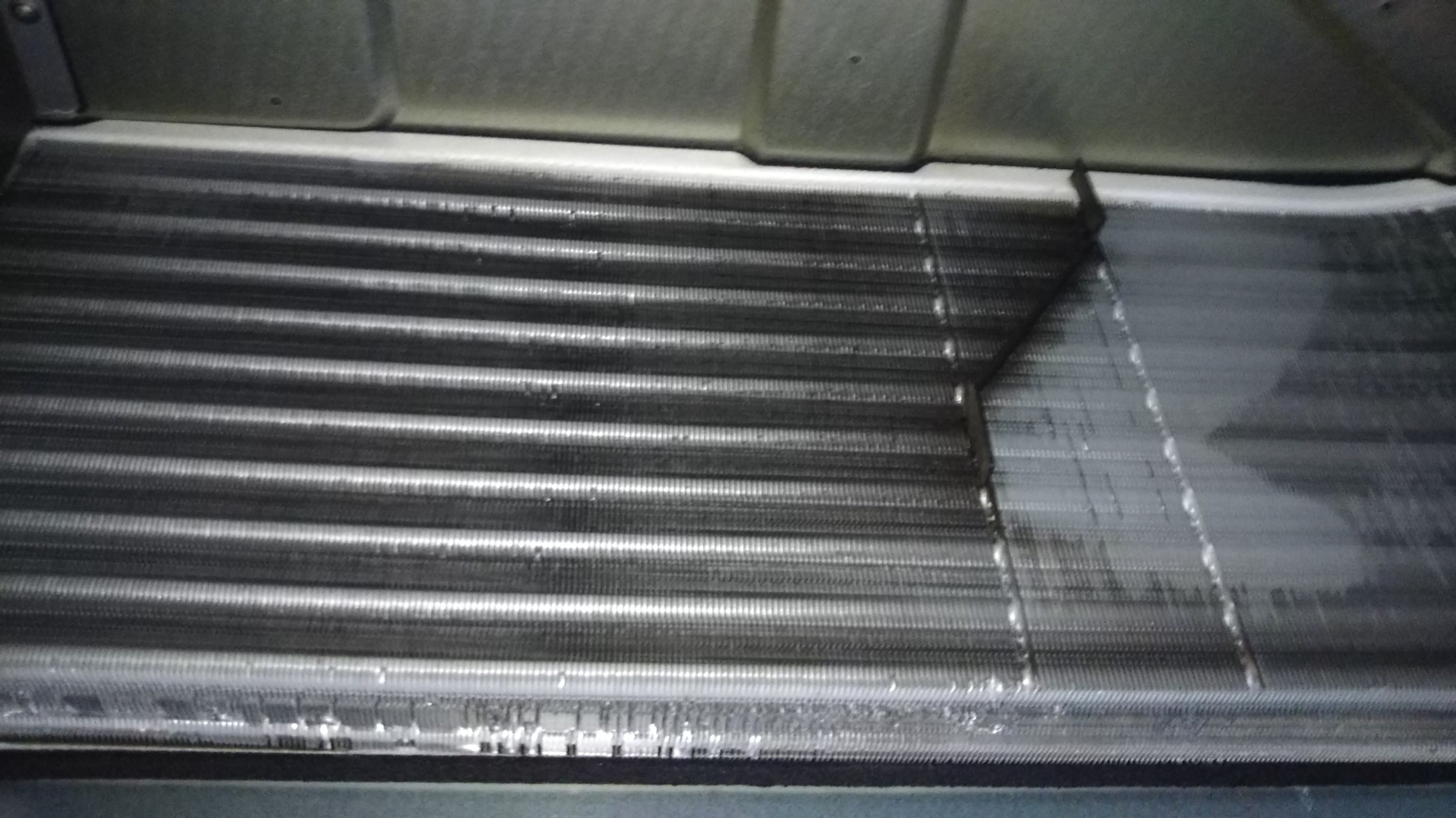 エアコン洗浄作業風景