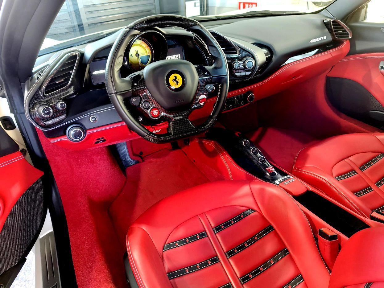 フェラーリ488GTB 内装スイッチパネル劣化プロテイン塗装加水分解ベタベタ補修リペア札幌旭川帯広函館北見釧路デMID ALFAディーラー