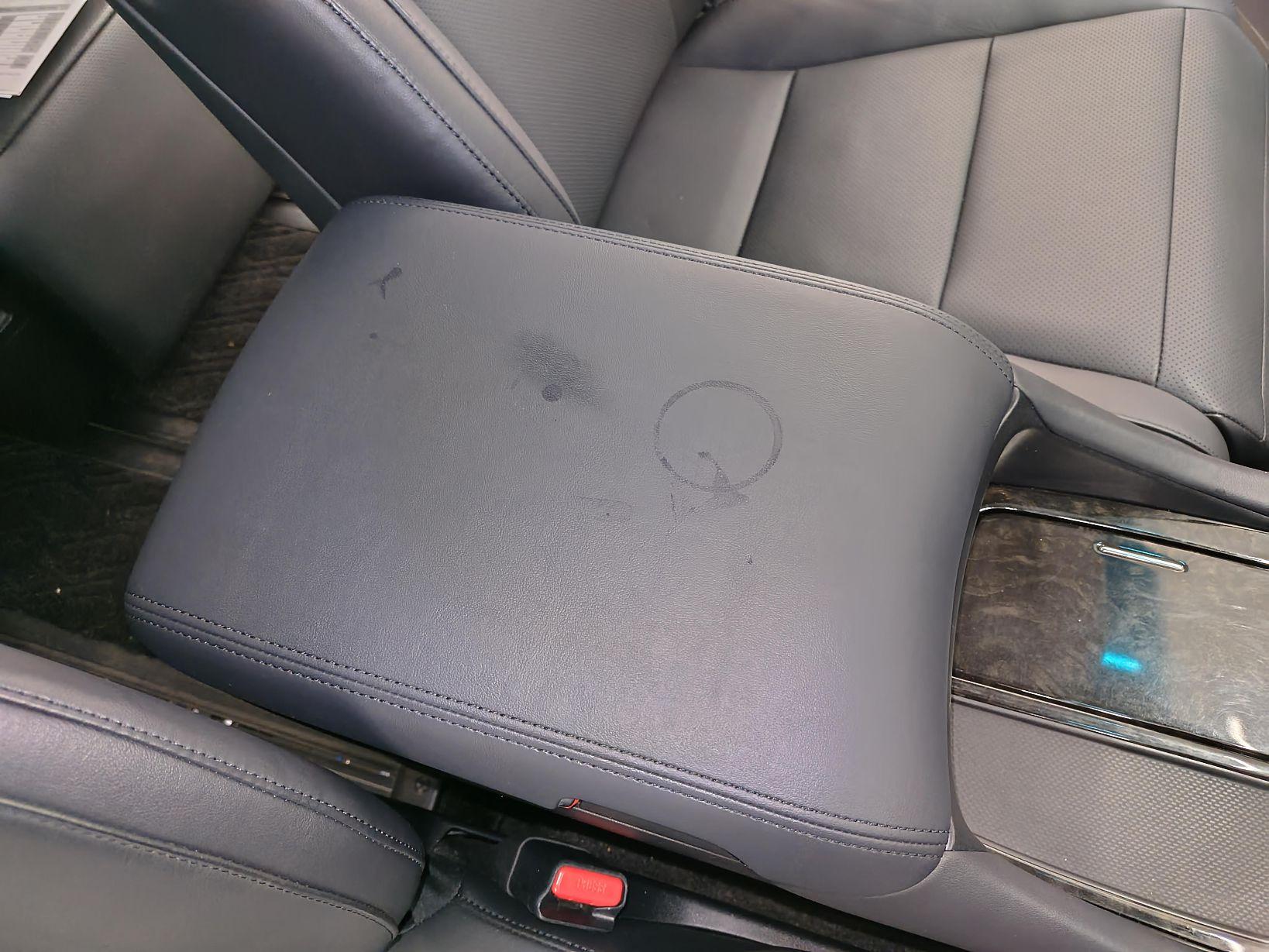 ヴェルファイア センターコンソール蓋アームレストひじ掛けシミ除去補修リペア札幌トヨタ修理北広島恵庭江別千歳旭川ディーラー