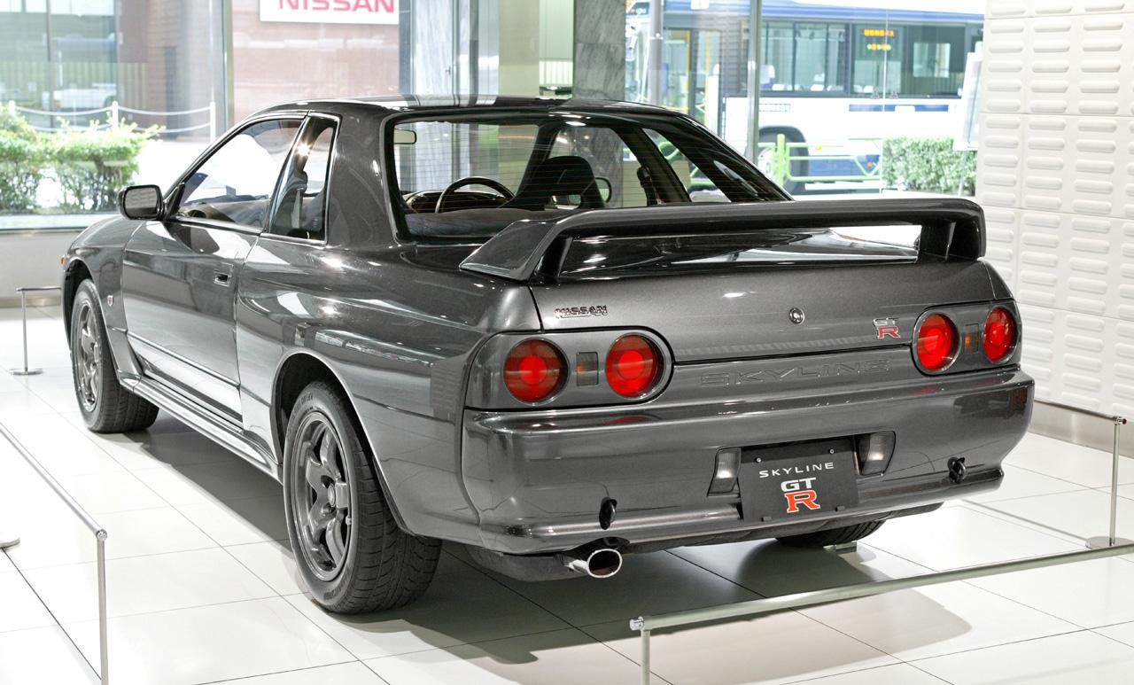 BNR32スカイラインGT-R 内張りドアトリム溶接焦げ+熱変形補修リペア 札幌北広島恵庭千歳市北見旭川日産ディーラー