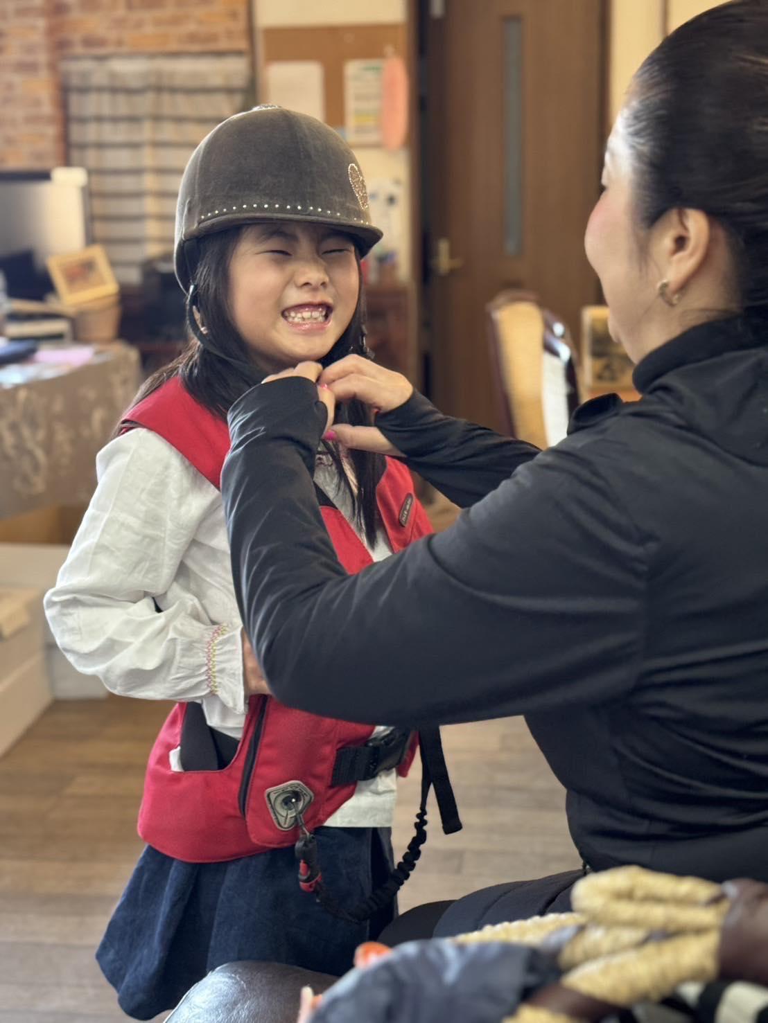 御殿場の自然で育む、9歳までの子ども向け乗馬＆アート教室｜Studio aria 松田希世｜岡本ライディングクラブJapan 岡本雅海