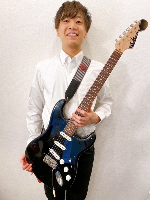 インストラクター Guitar Line 恵比寿駅徒歩20秒 完全予約制のギタースクール