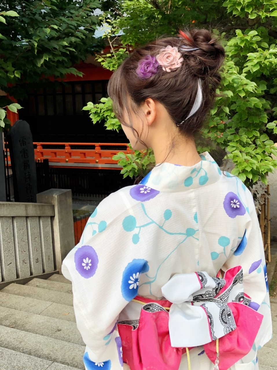 新宿 歌舞伎町2丁目 ヘアセット専門 ヘアメイクサロン シールエクステやまつ毛パーマも