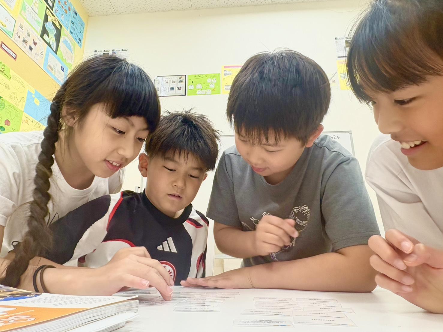 帰国子女生やバイリンガル幼稚園卒園生、英語学習経験者、英会話上級者の方おすすめのレッスンです！