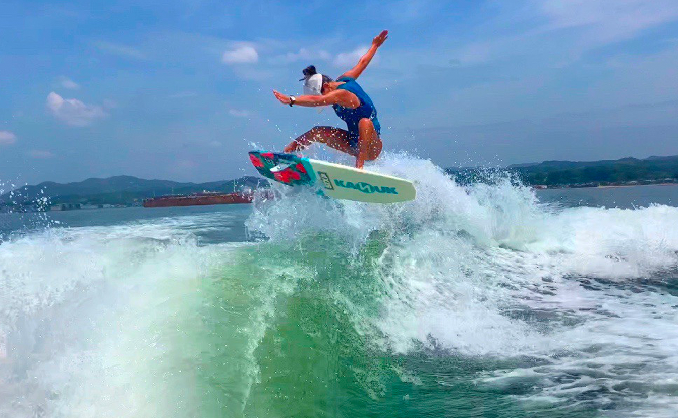 ウェイクサーフィンプロ Maki