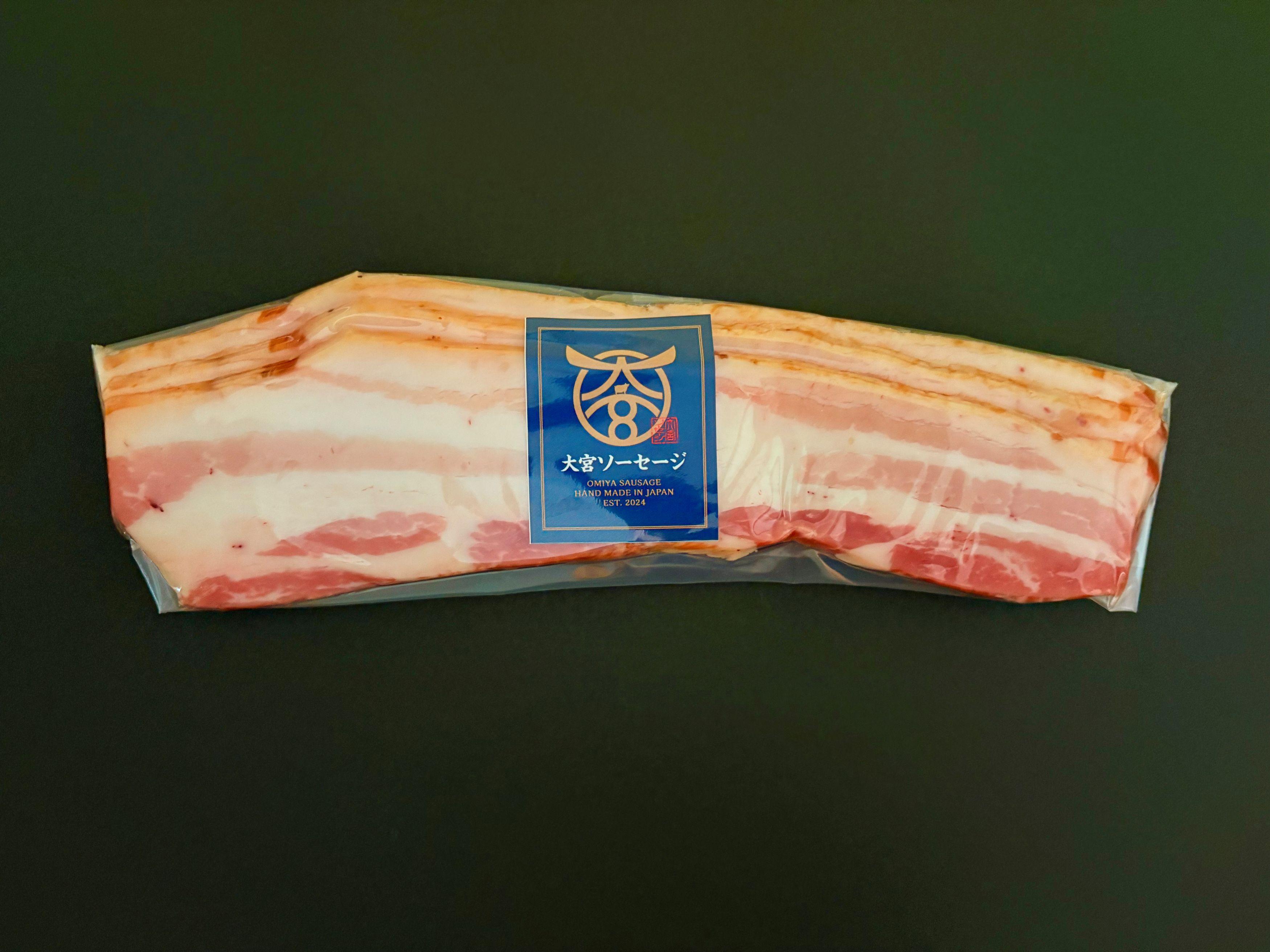 ベーコン　燻製　豚