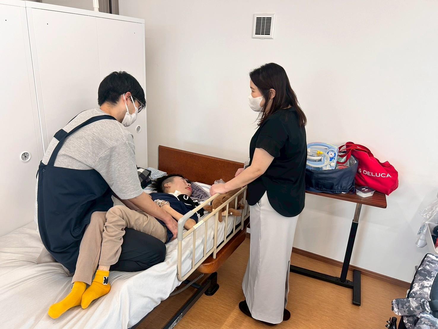 生活介護　夏祭りの写真　昼食の写真　身体障害　知的障害　介護