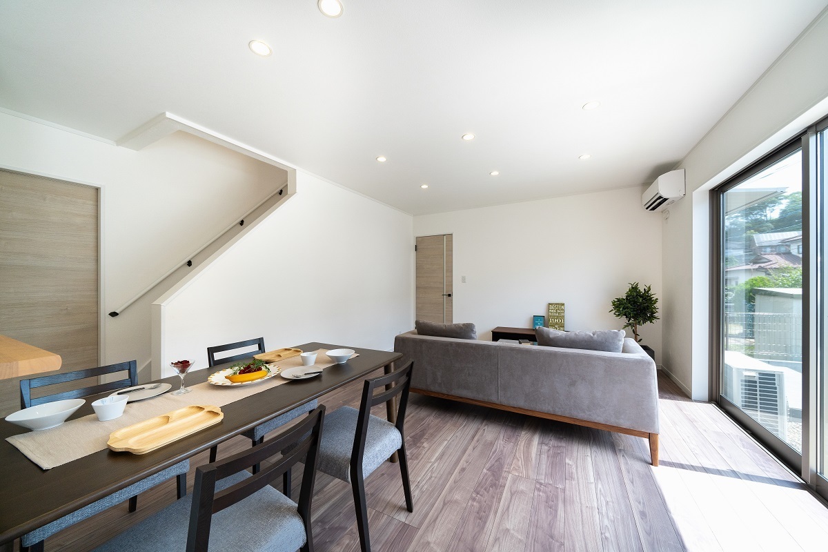 House in Ino Himawari Danchi, Oita City [SAKAI's renovation house] Image of interior after construction Living