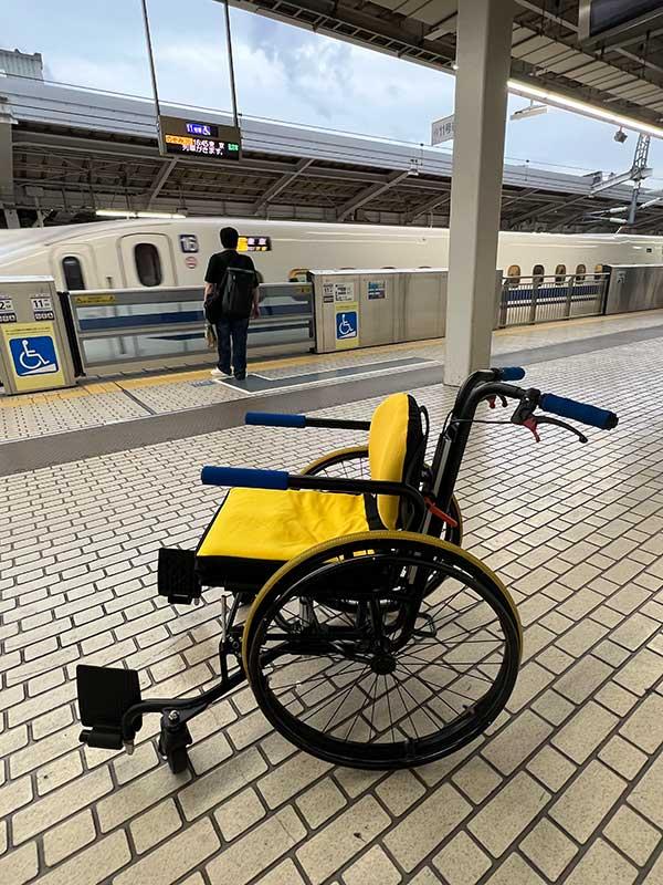 新幹線ホームでのAcwheel