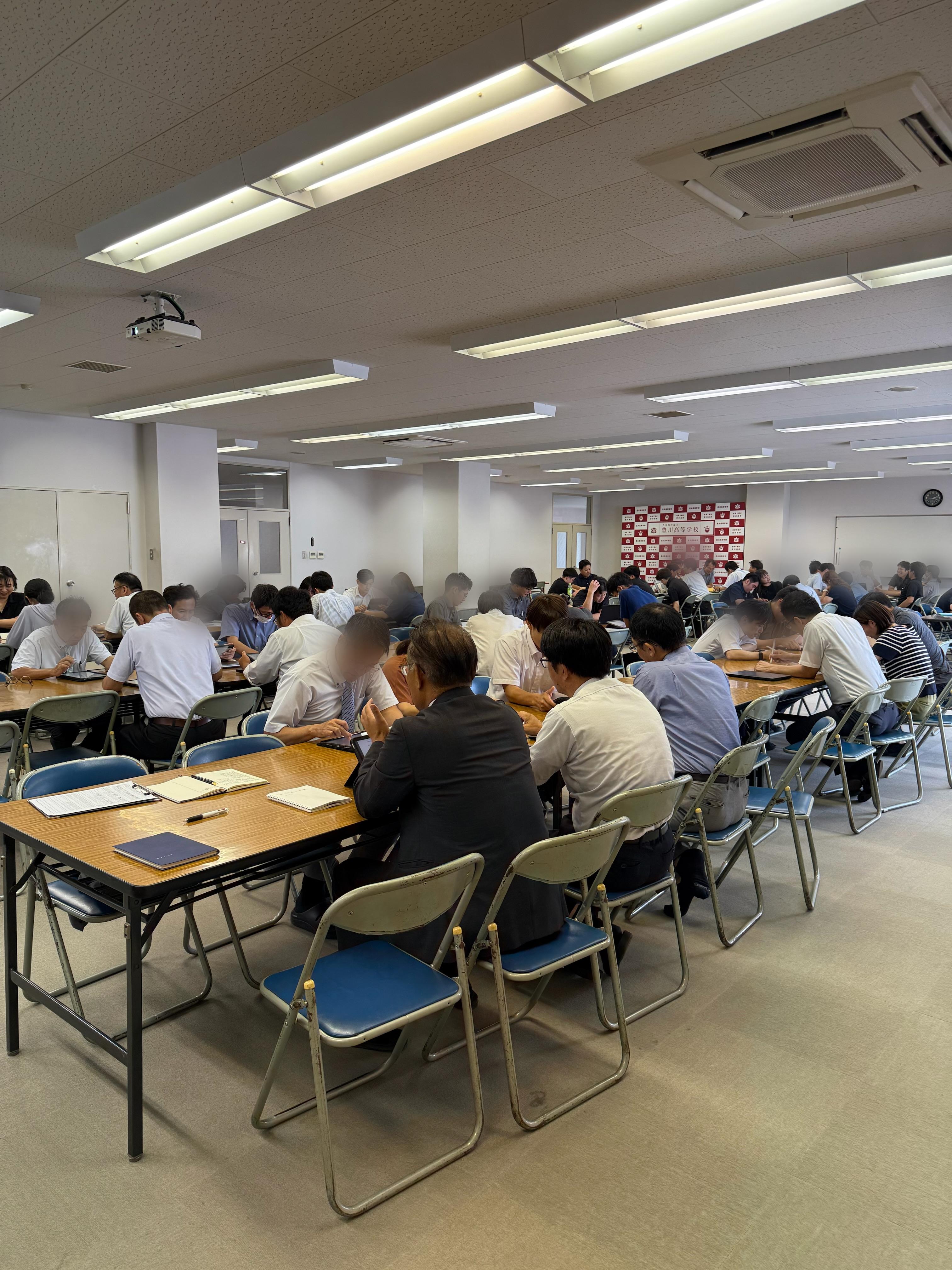 自治体サービスでのハラスメント研修風景