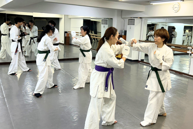 推手と組手で実践練習をします。