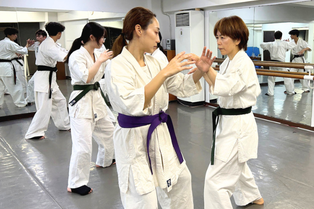 推手と組手で実践練習をします。