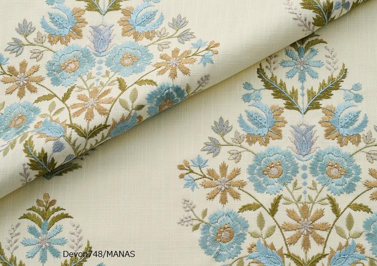 デヴォン～グリーン×ブルー野花のブーケM01【45㎝角クッション】の商品画像