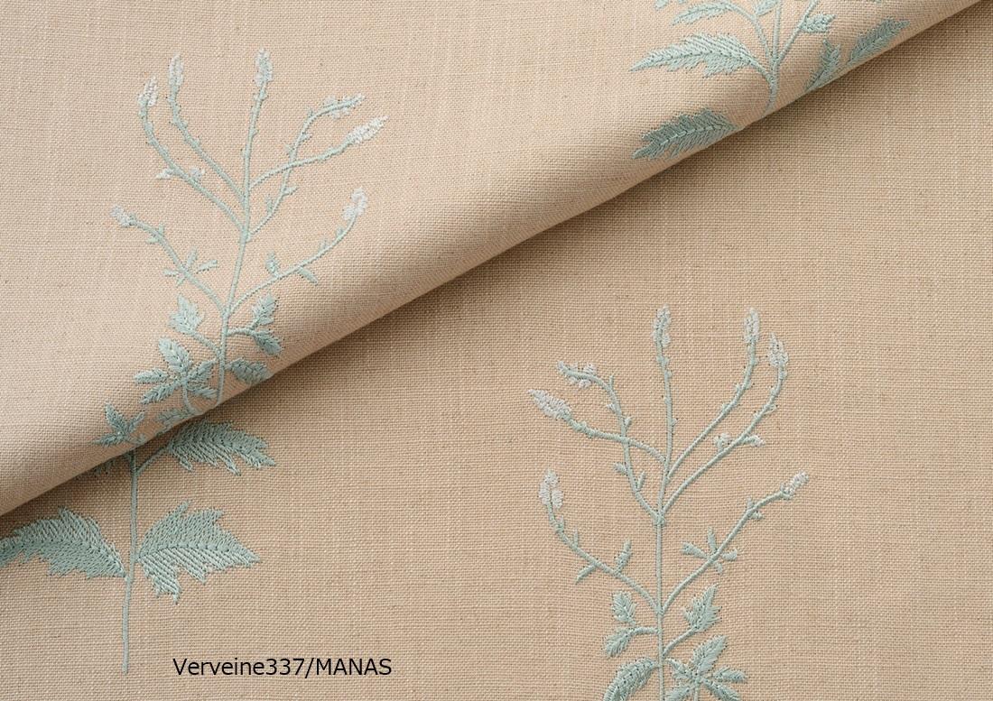 ヴェルベーヌ～上品なテラコッタ×ターコイズブルーのハーブ柄M04【45㎝角クッション】の商品画像