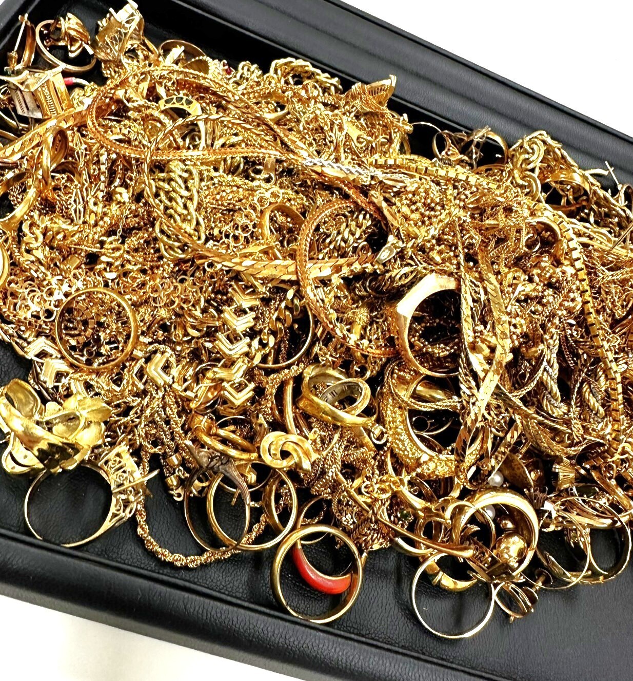金のネックレス・指輪・ブレスレットなどの貴金属｜金・プラチナ買取なら買取大吉 多治見京町店