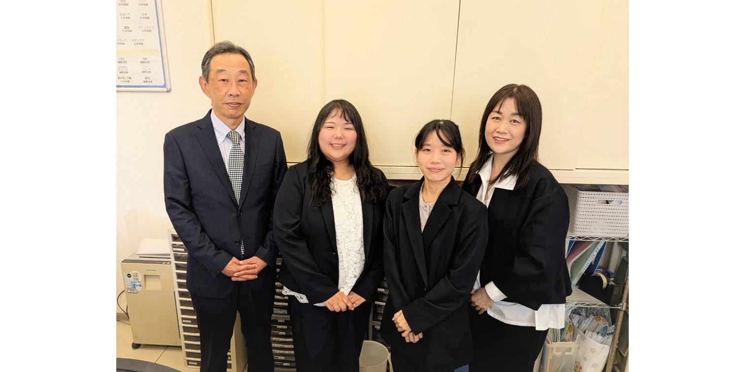 わたしたちがスタッフです(保険見直し本舗アメリア町田根岸店)