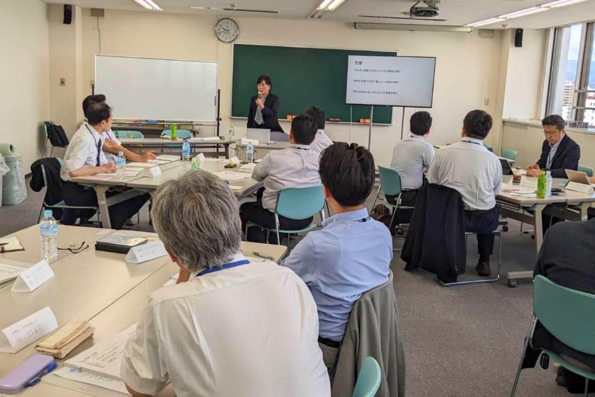 学校法人でのリスクマネジメント・カスタマーハラスメント研修の風景