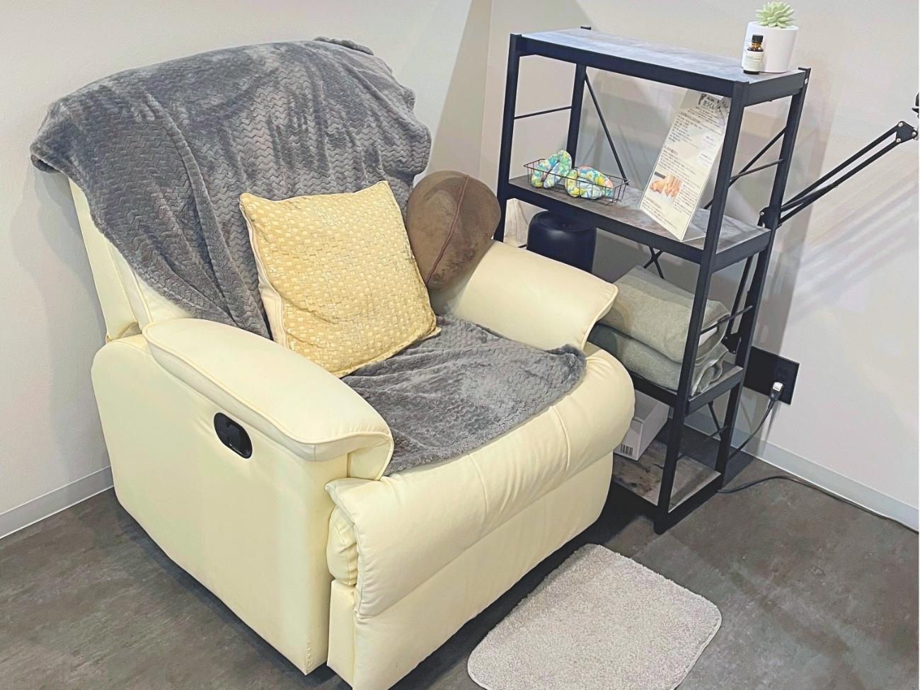 新浦安駅徒歩６分_手足のトラブル専門サロンaccortoの施術空間の様子