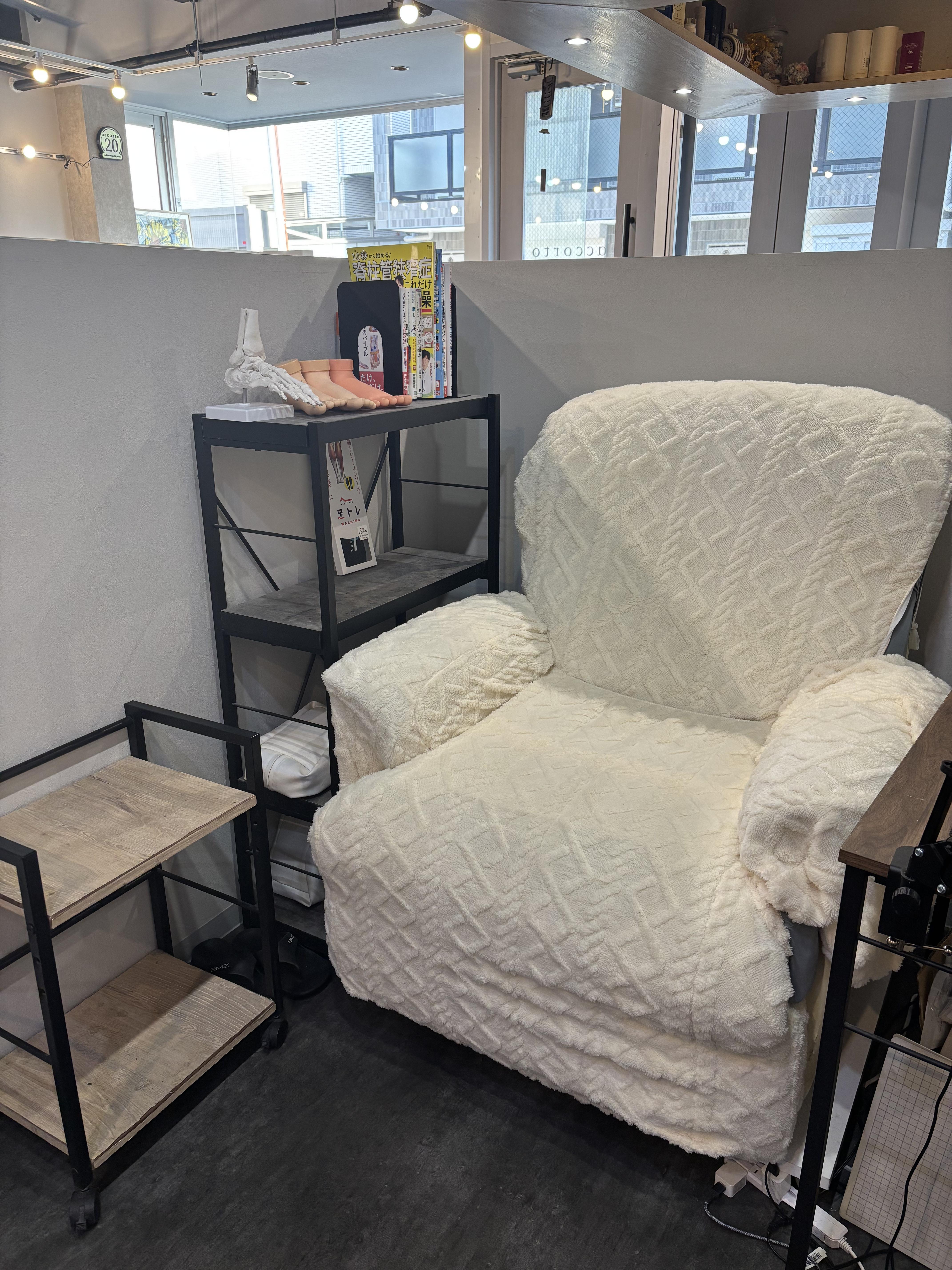 新浦安駅徒歩６分_手足のトラブル専門サロンaccortoの施術空間の様子