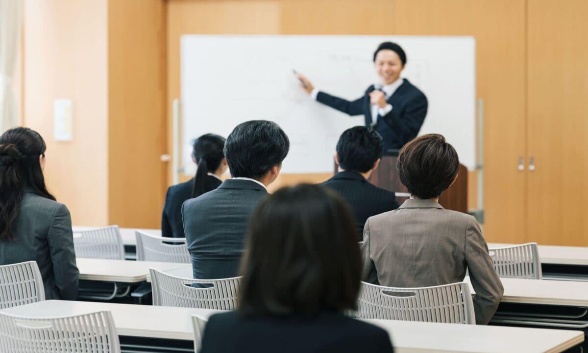 特定技能１号（自動車運送業分野）│講師派遣ページへのバナー│行政書士法人ＭＩＲＡＩ