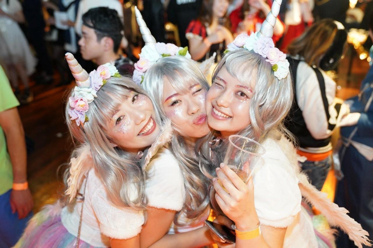 福岡BIGクリスマスパーティーの数人の美女