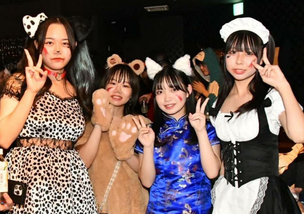 福岡BIGクリスマスパーティーの数人の美女