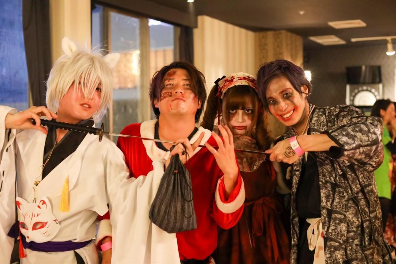 クリスマスパーティーの全体集合写真