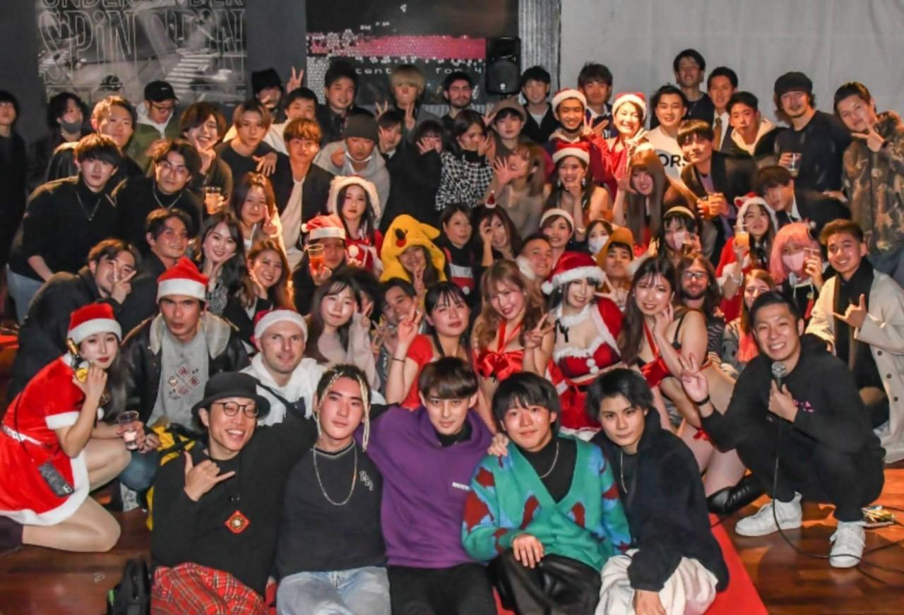 福岡BIGクリスマスパーティーの数人の美女