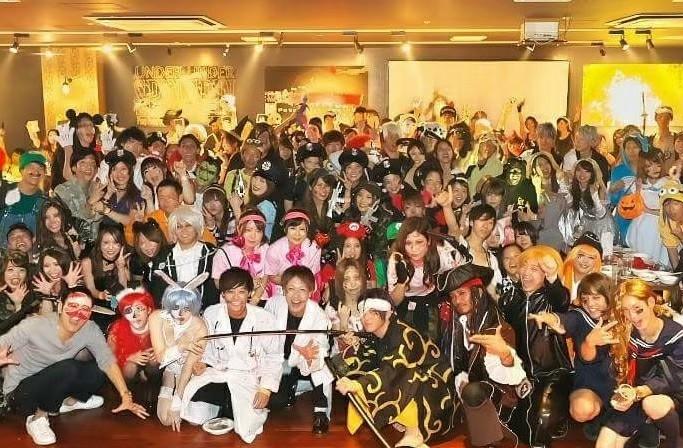 福岡BIGクリスマスパーティーの数人の男女