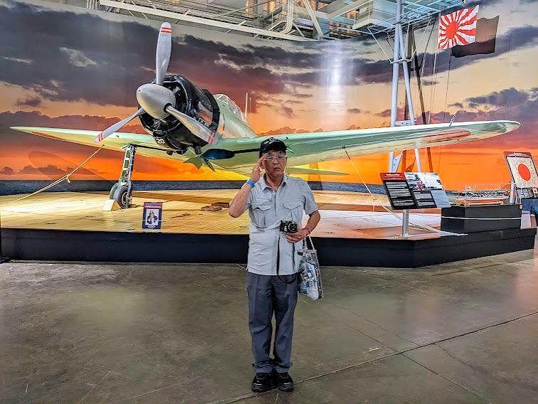 ハワイ旅行　真珠湾ツアー　パールハーバーツアー　航空博物館　零戦　零式艦上戦闘機二一型　A6M2 軍艦旗　日の丸　戦艦ミズーリ　社員旅行　社内旅行　報奨旅行　慰安旅行　熊本会社　男性熟年一人旅　男一人旅　ミリオタ　ミリタリーオタク　軍事研究家　軍事評論家　歴好き　独身一人旅　定年退職　リタイア　悠々自適