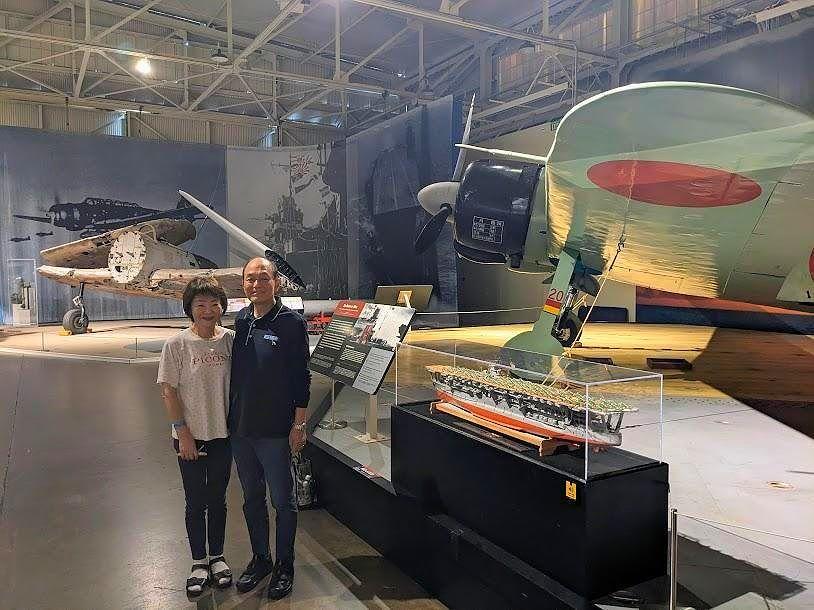 ハワイ旅行　ハワイプライベートツアー　プライベートツアー　貸し切りツアー　チャーター　ハワイ日本人ガイド　ハワイ現地オプショナルツアー　真珠湾ツアー　パールハーバーツアー　夏乃家　研修旅行　ディープなツアー　素敵　おすすめ　歴史に詳しい　日本人のプライド　クリスマス　ハワイクリスマス　夫婦旅行　プライベートツアー