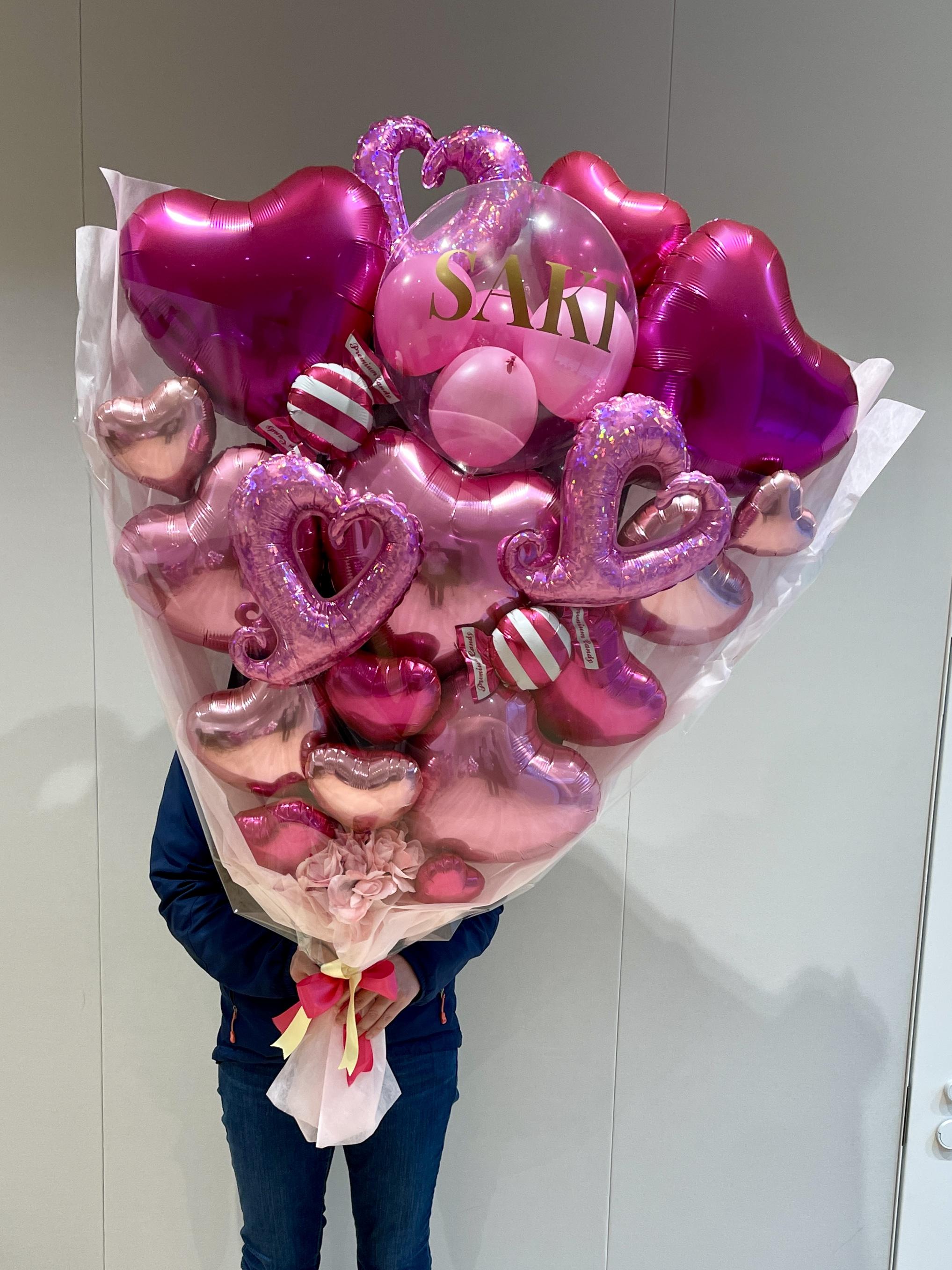 超ビッグサイズ卒業式のお祝いバルーンブーケ(バルーン花束) ピンクで可愛い目立つ