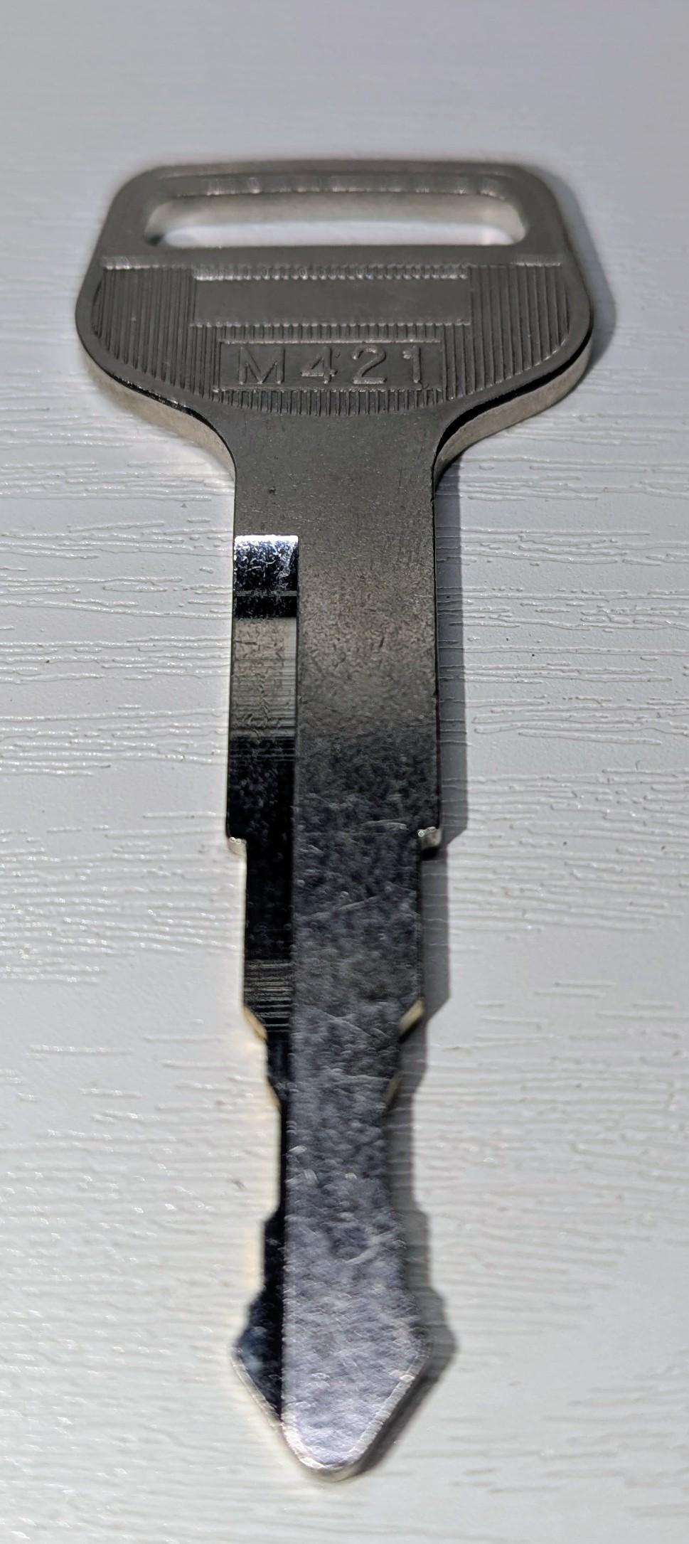 ギザギザタイプの鍵