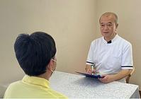 栄養や運動のアドバイスをしている様子