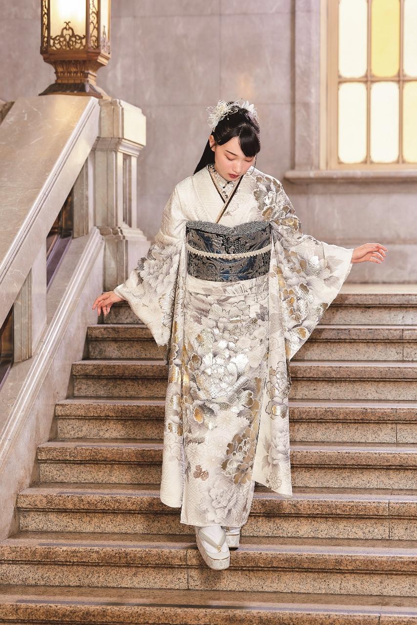 成人式　大人気の白地振袖