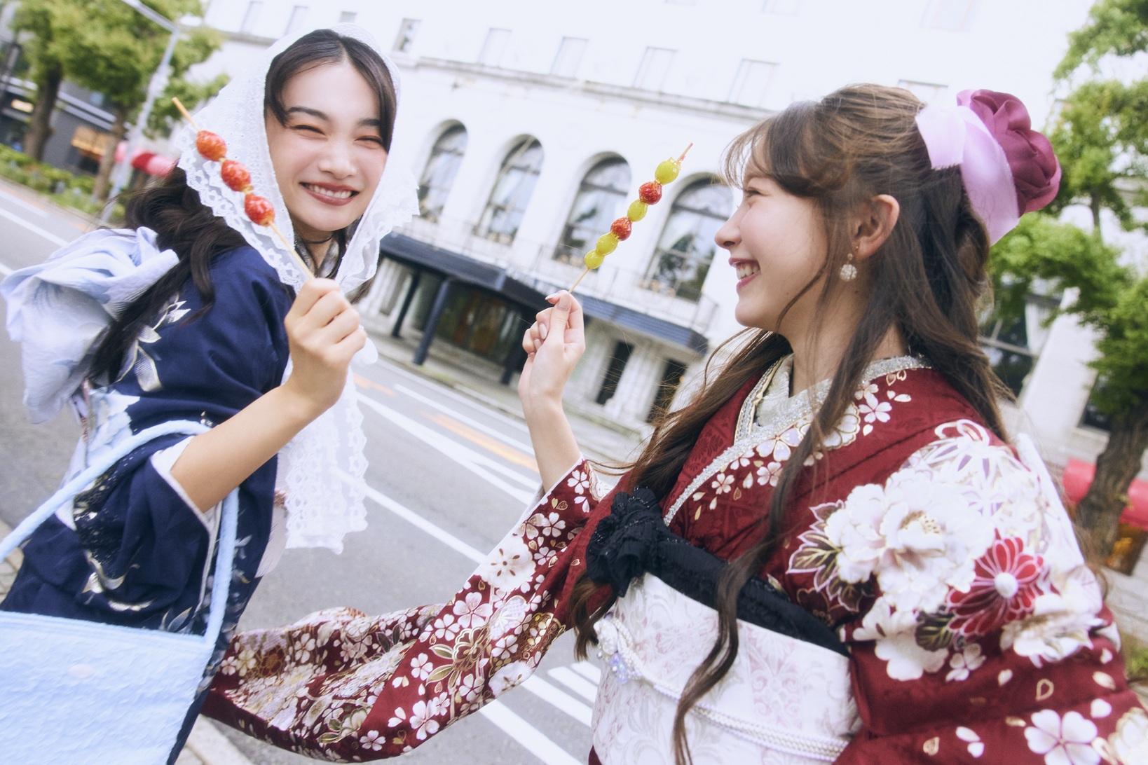 振袖　紺赤