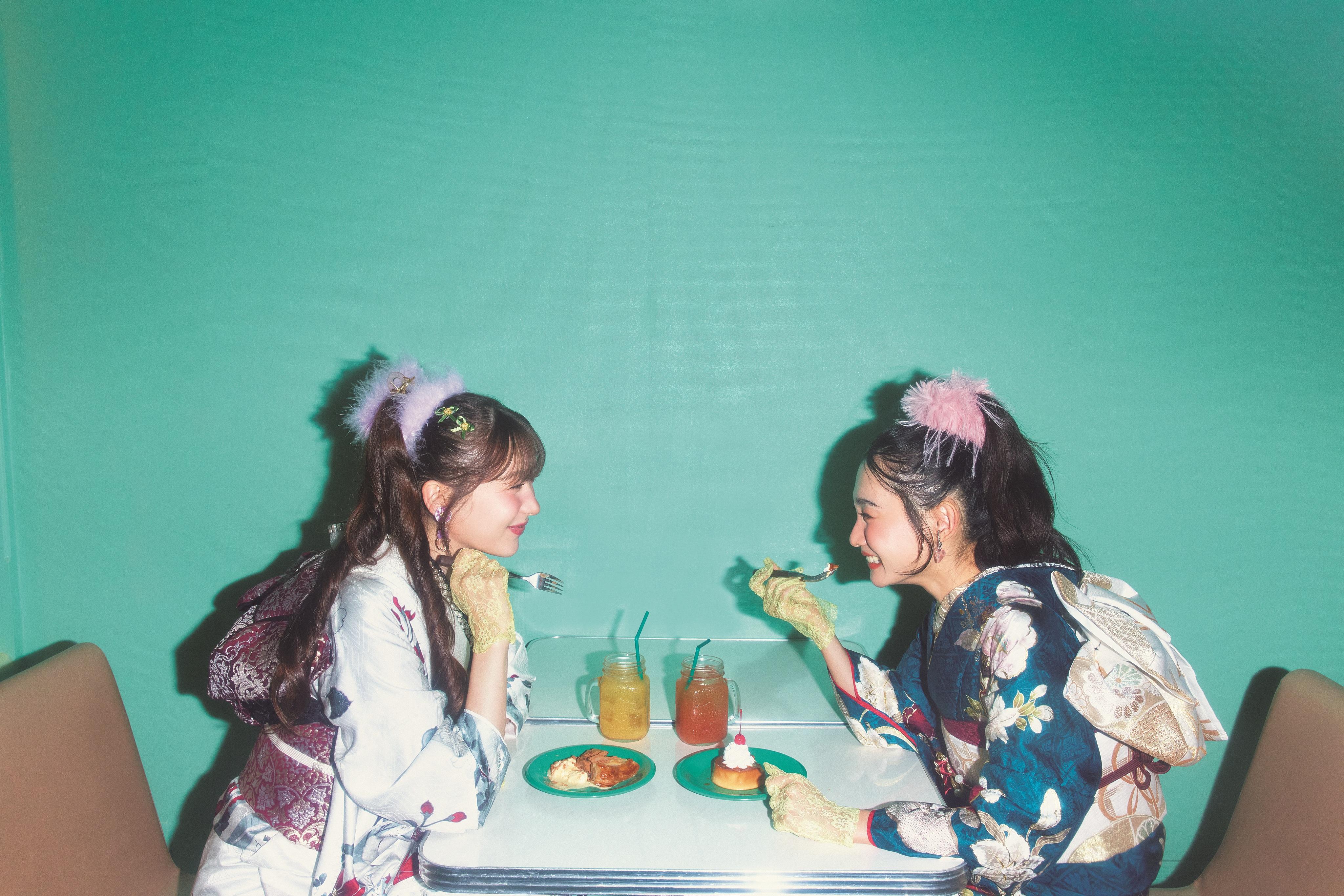 振袖でカフェ