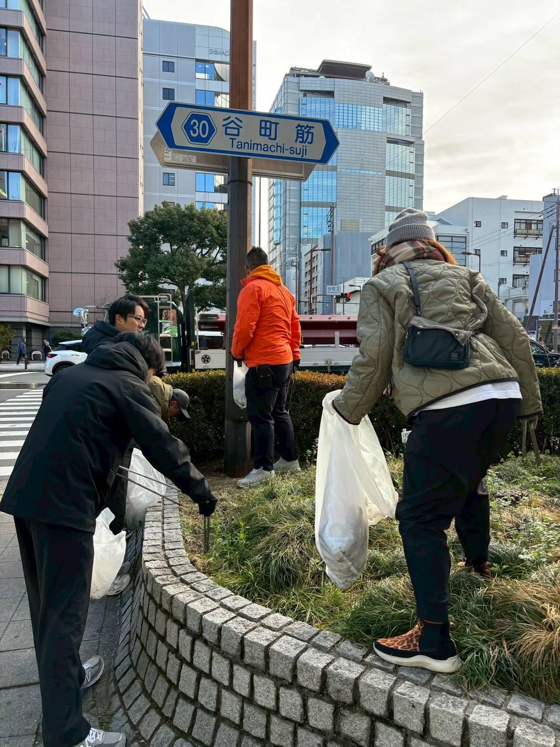 ゴミ拾いの様子