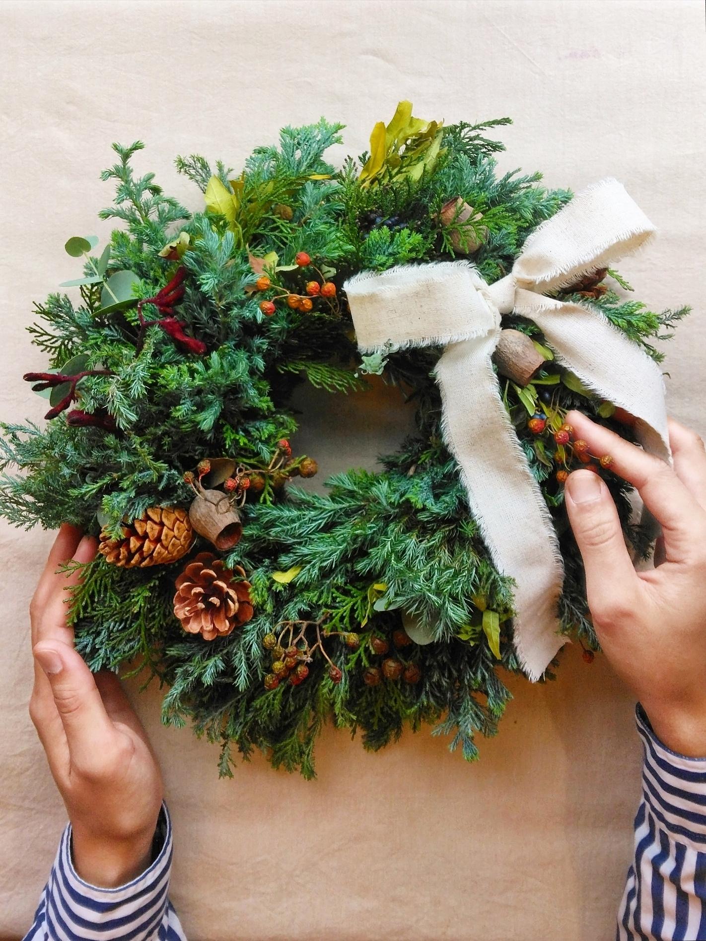 エヴァーグリーンのナチュラルなクリスマスリース/Msizeの商品画像