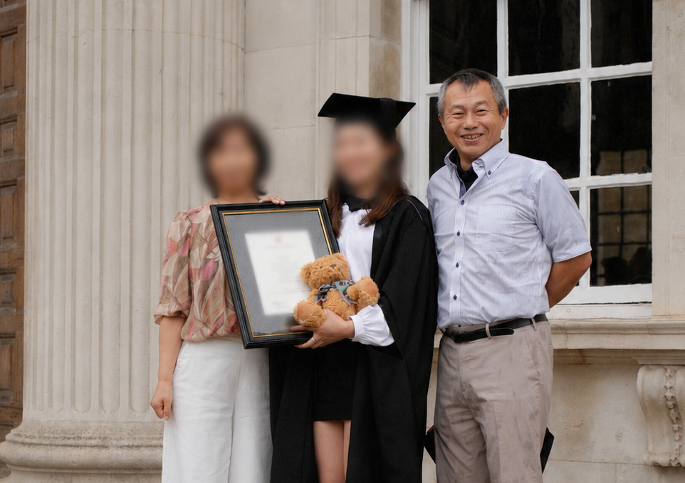 ケンブリッジ大学卒業記念　家族写真