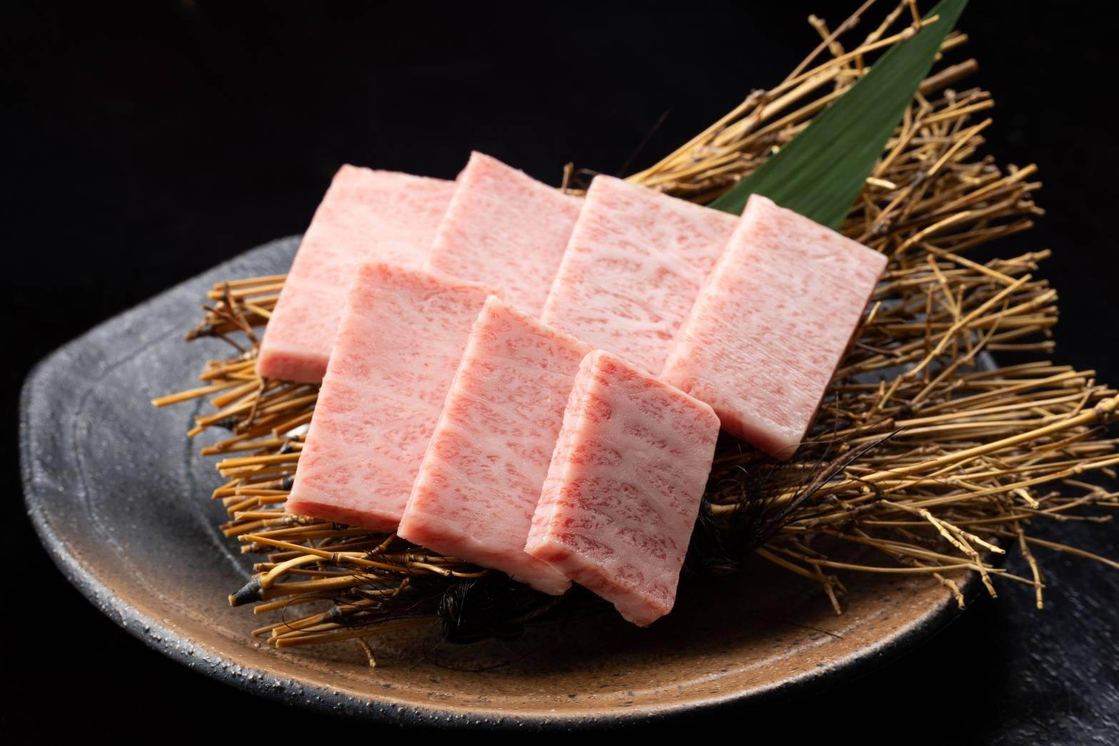 京丹後市焼肉武蔵で提供している和牛イチボ
