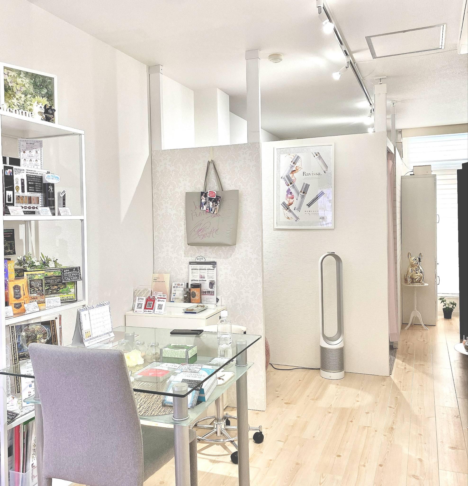 福岡サロンの施術ルームの内観写真