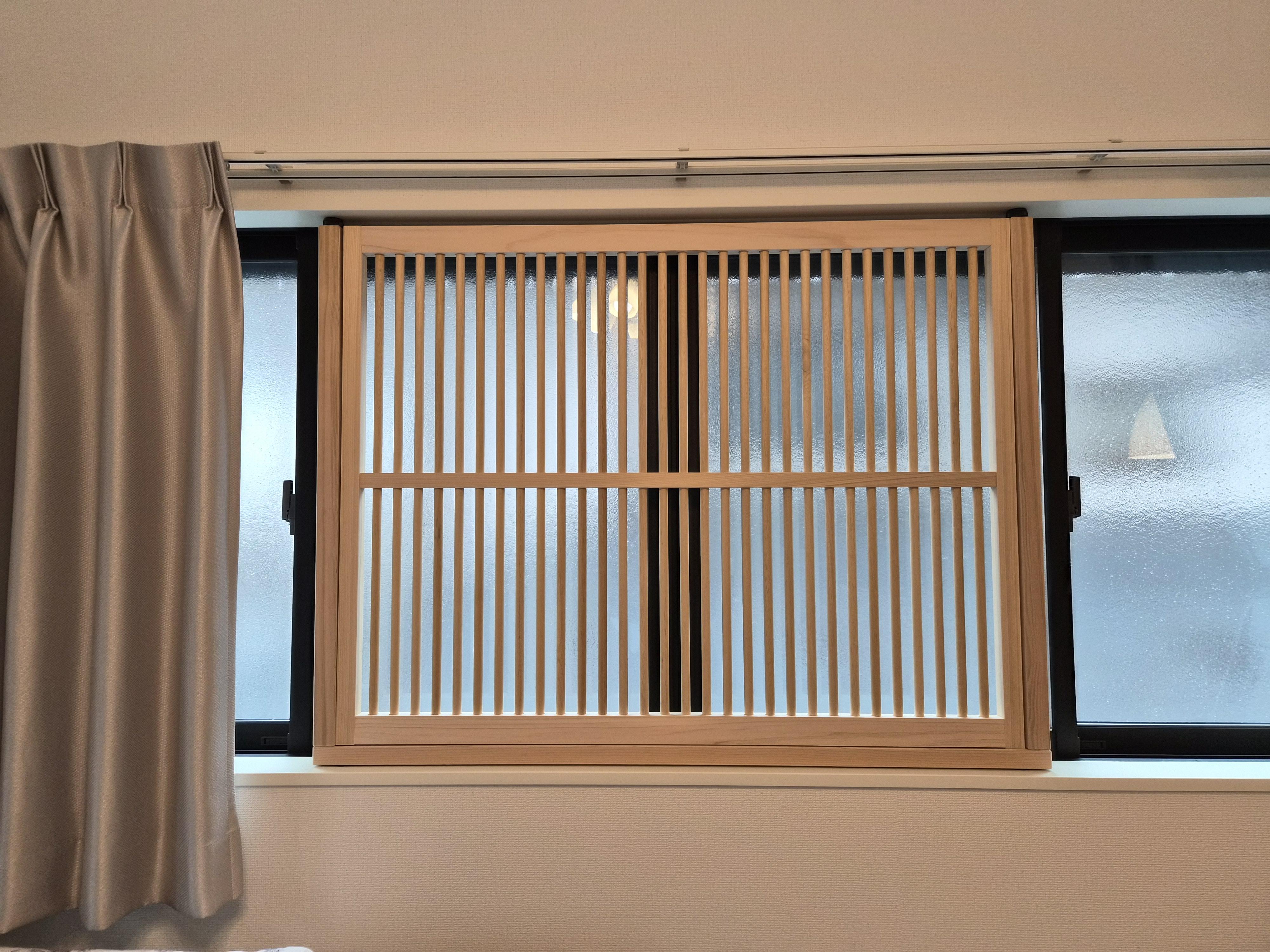 にゃんがーど　施工事例　猫脱走防止