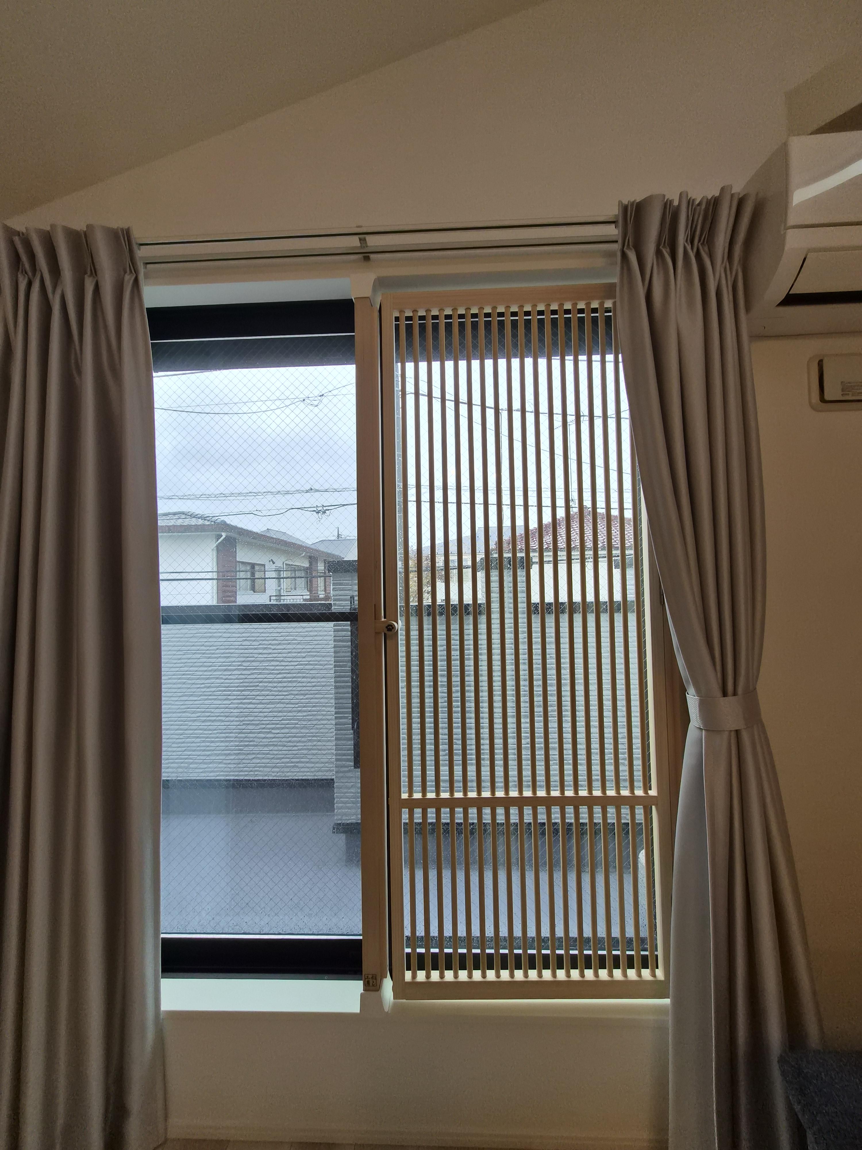 にゃんがーど　施工事例　猫脱走防止