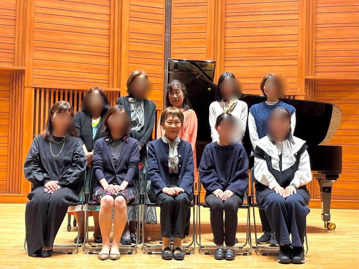 2026/5/22　ピアノ発表演奏会を終えて出演者の記念写真