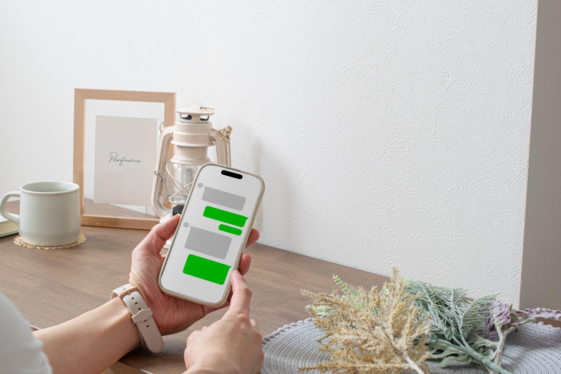 介護施設の職員や、介護に関わる家族、交流の場のLINEオープンチャットのイメージ