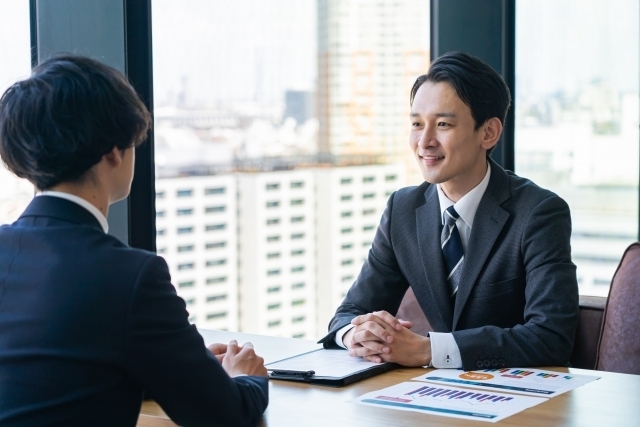 商談中の男性