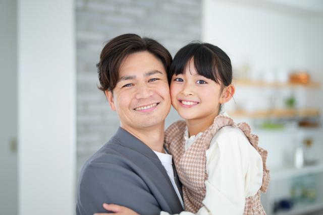 笑顔の親子