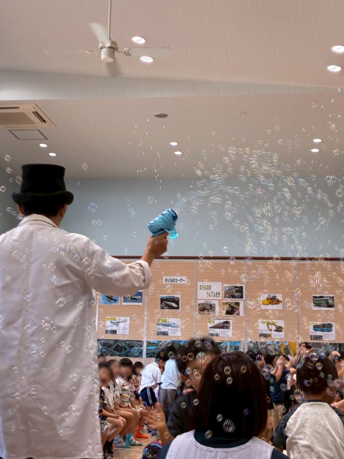 子どもたちもうっとりの光るシャボン玉